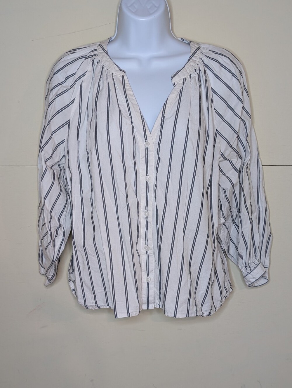 Levi's Button Down Blouse 100% Cotton 3/4 Length Sleeves White with Gray Stripes